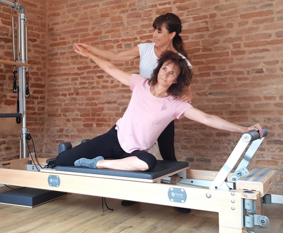 Wunda Chair, Reformer, Cadillac, Spine Corrector au Studio Harmony à Montauban Cours privé de Pilates et de Yoga dans le centre ville de Montauban